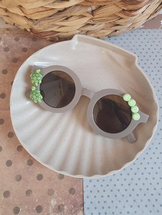 Zonnebril met naam - 2 schildpadvriendjes