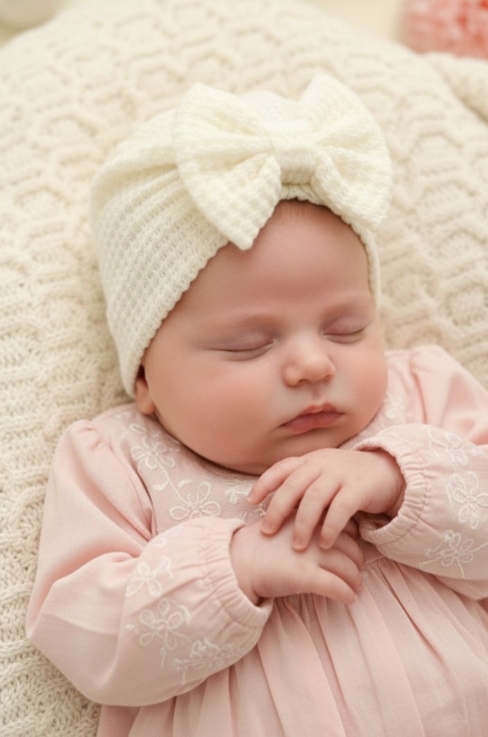 Gebreid mutsje - 𝘖𝘧𝘧 𝘸𝘩𝘪𝘵𝘦