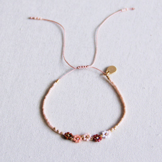 Armbandje - Madeliefjes Nude Mix
