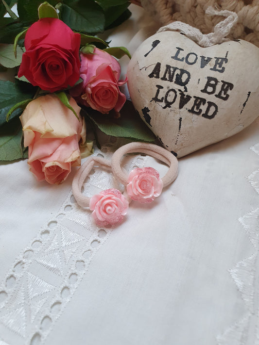 Haarelastiek set - 𝑅𝑜𝑠𝑒 𝑟𝑜𝑚𝑎𝑛𝑡𝑖𝑐