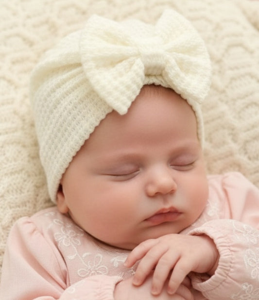 Gebreid mutsje - 𝘖𝘧𝘧 𝘸𝘩𝘪𝘵𝘦