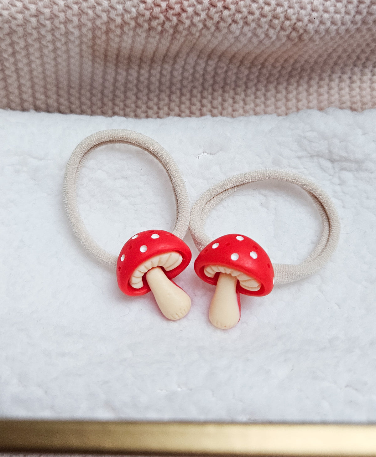 Elastiekjes - Rood met witte stippen